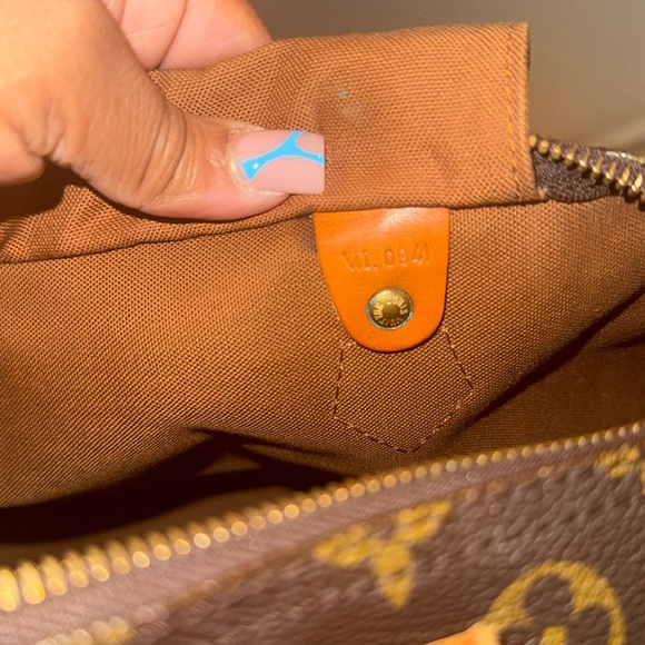 Louis Vuitton Speedy Purse - Picture 7 of 9